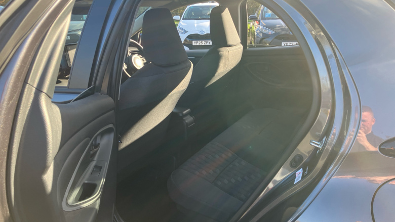 Toyota Yaris 1.5 Hybrid Design 5dr CVT Hybrid Hatchback